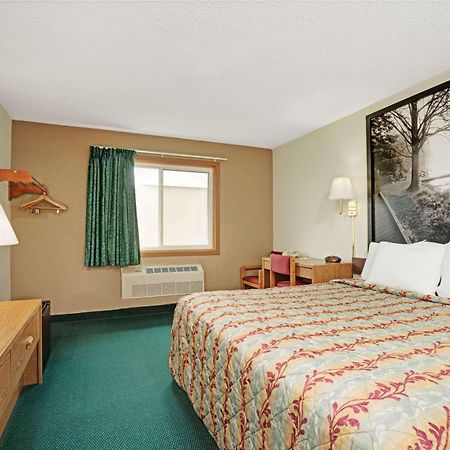 Super 8 By Wyndham Rogers Minnesota Экстерьер фото
