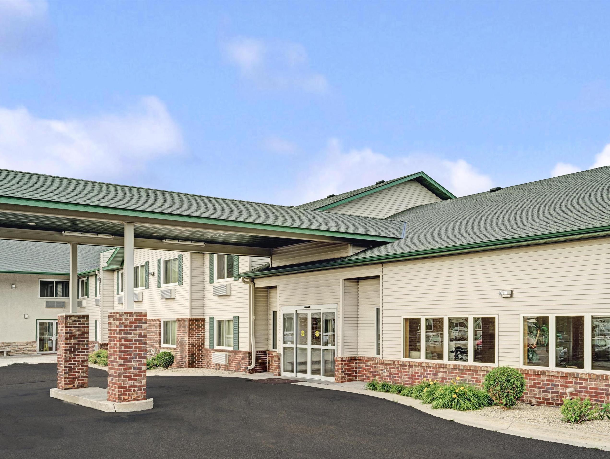 Super 8 By Wyndham Rogers Minnesota Экстерьер фото